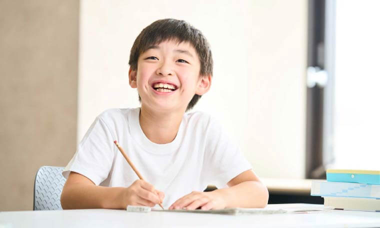 勉強する子ども